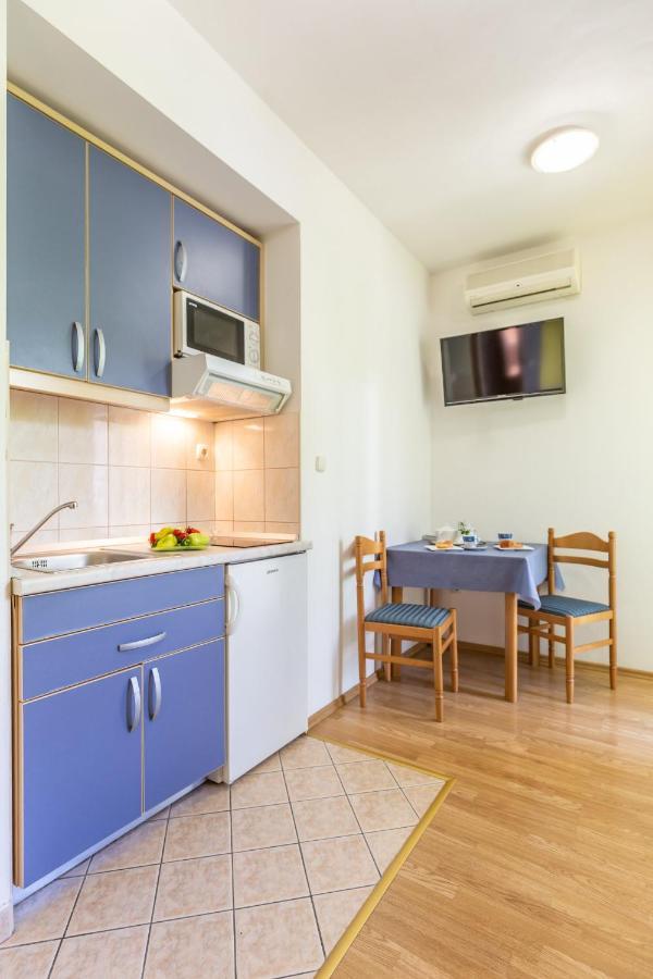 Apartment Rossa 2 *